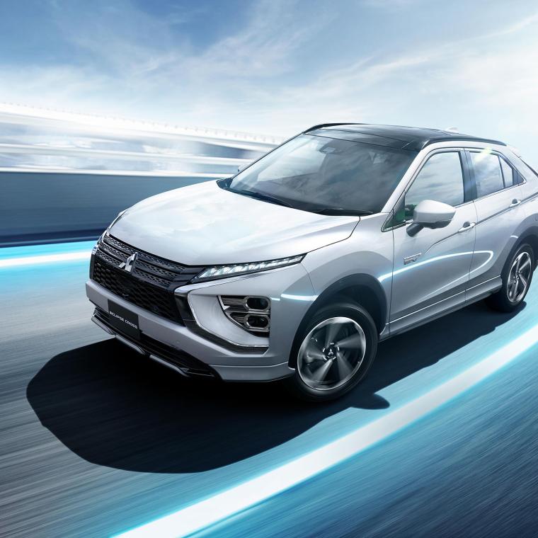 Aanzicht van de Eclipse Cross PHEV schuin van voren